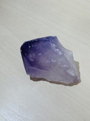 Puntas de Amatista Chevron Láser en Bruto